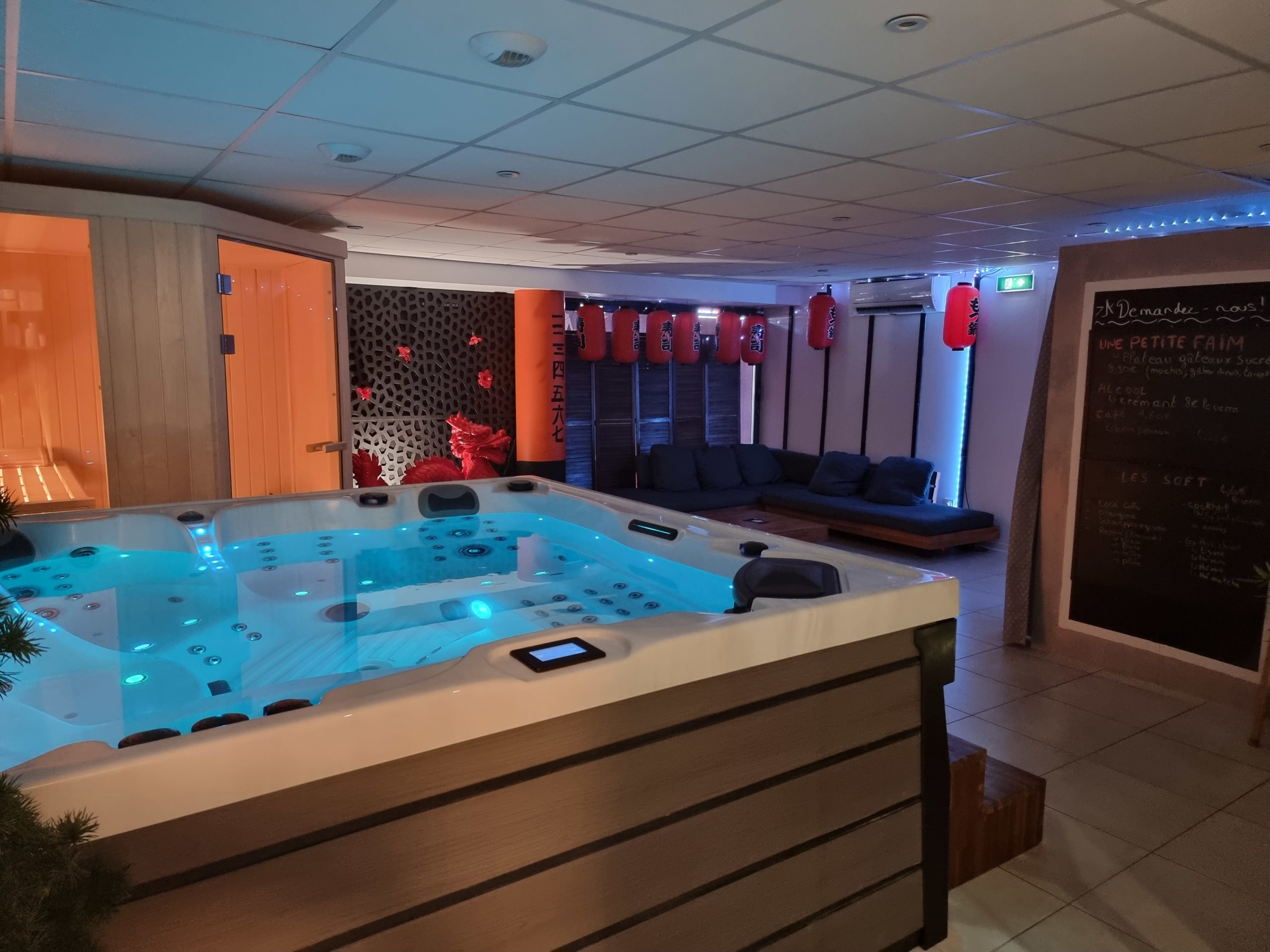 Spa privatisé à Nantes avec jacuzzi, sauna, douche 
